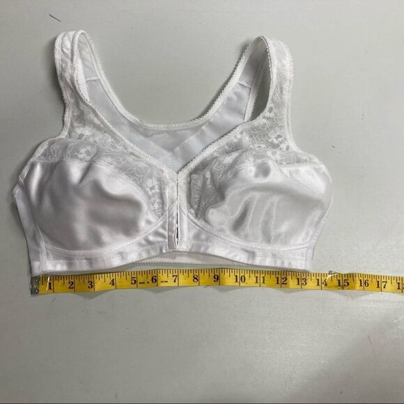 EXQUISITE FORM, White Bra, Size 36D, Style 565,Five hook&eye front hook closure‎ - Picture 6 of 10